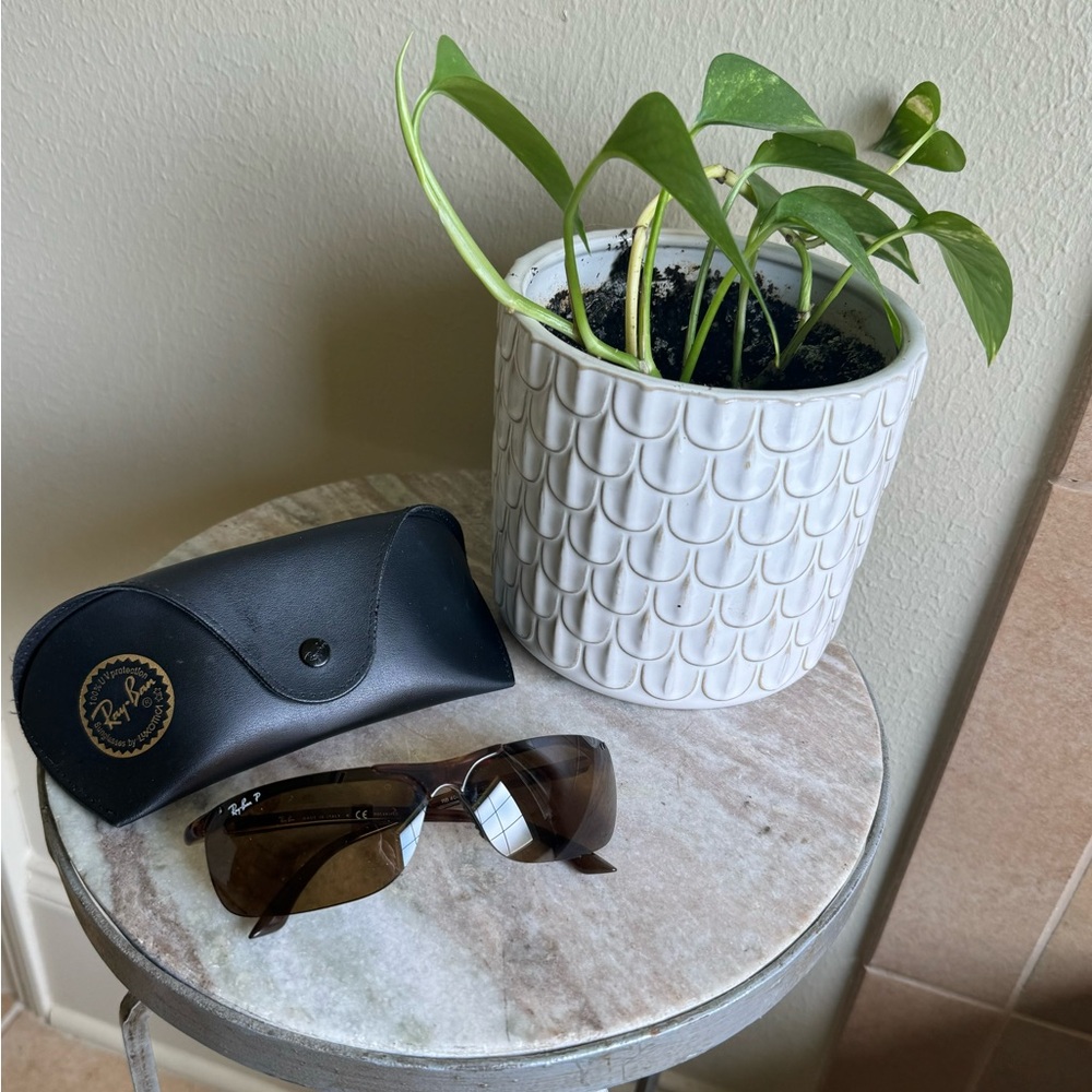 Ray Ban Sunglasses - LIKE NEW